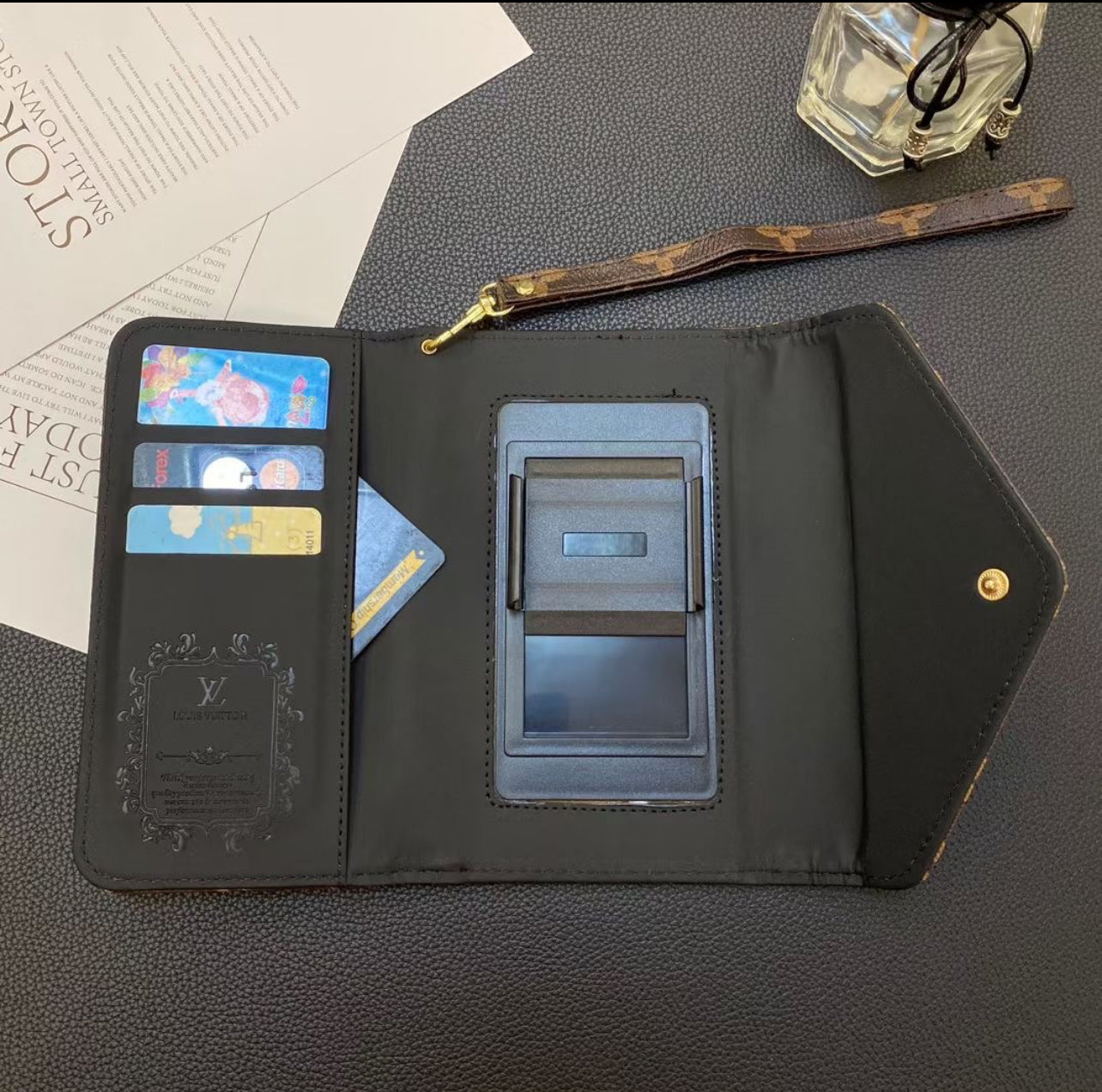 Universal luxury envelope