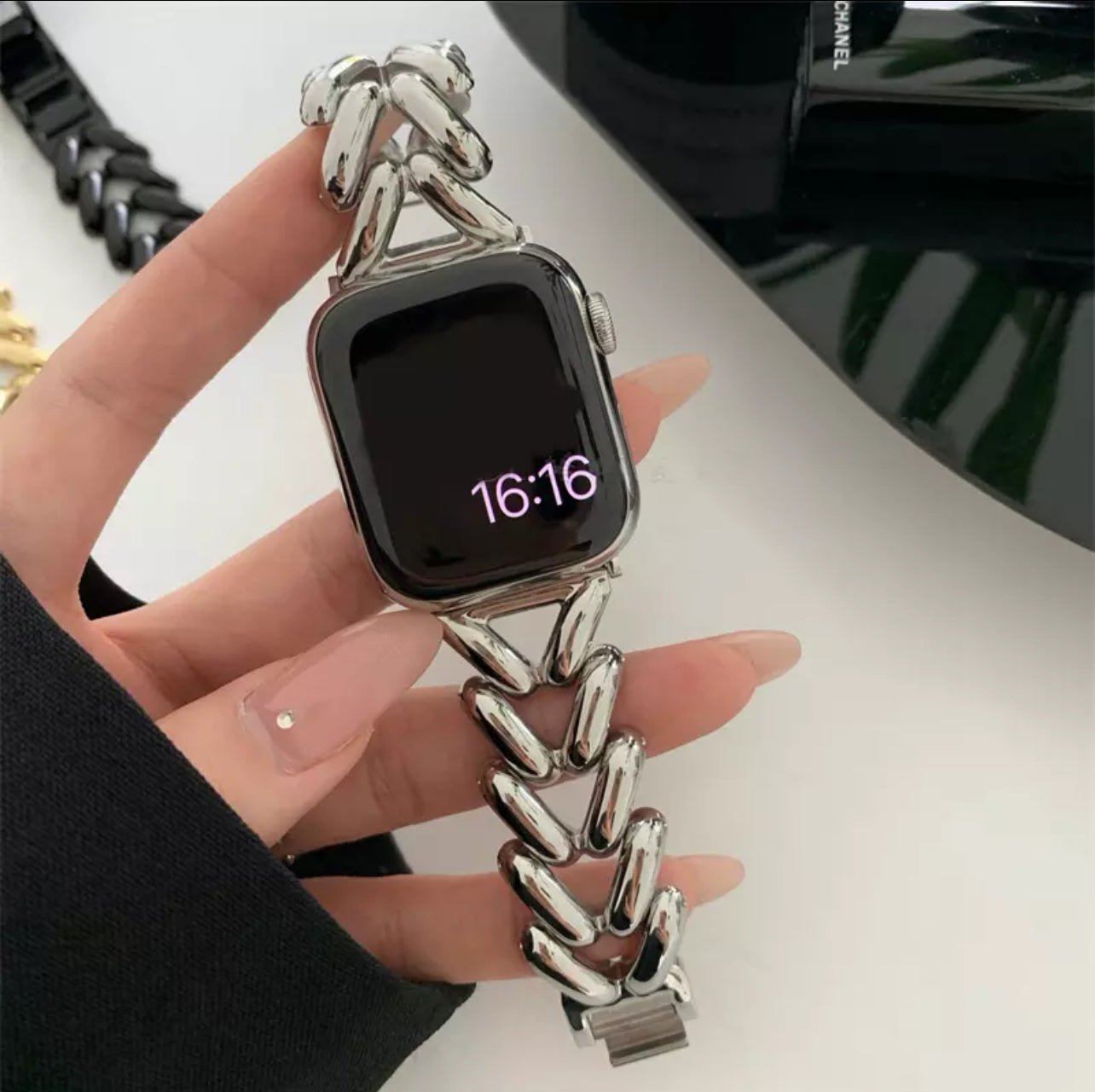 Luxury heart watchband