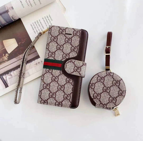 Image of Lux wallet with AirPods 