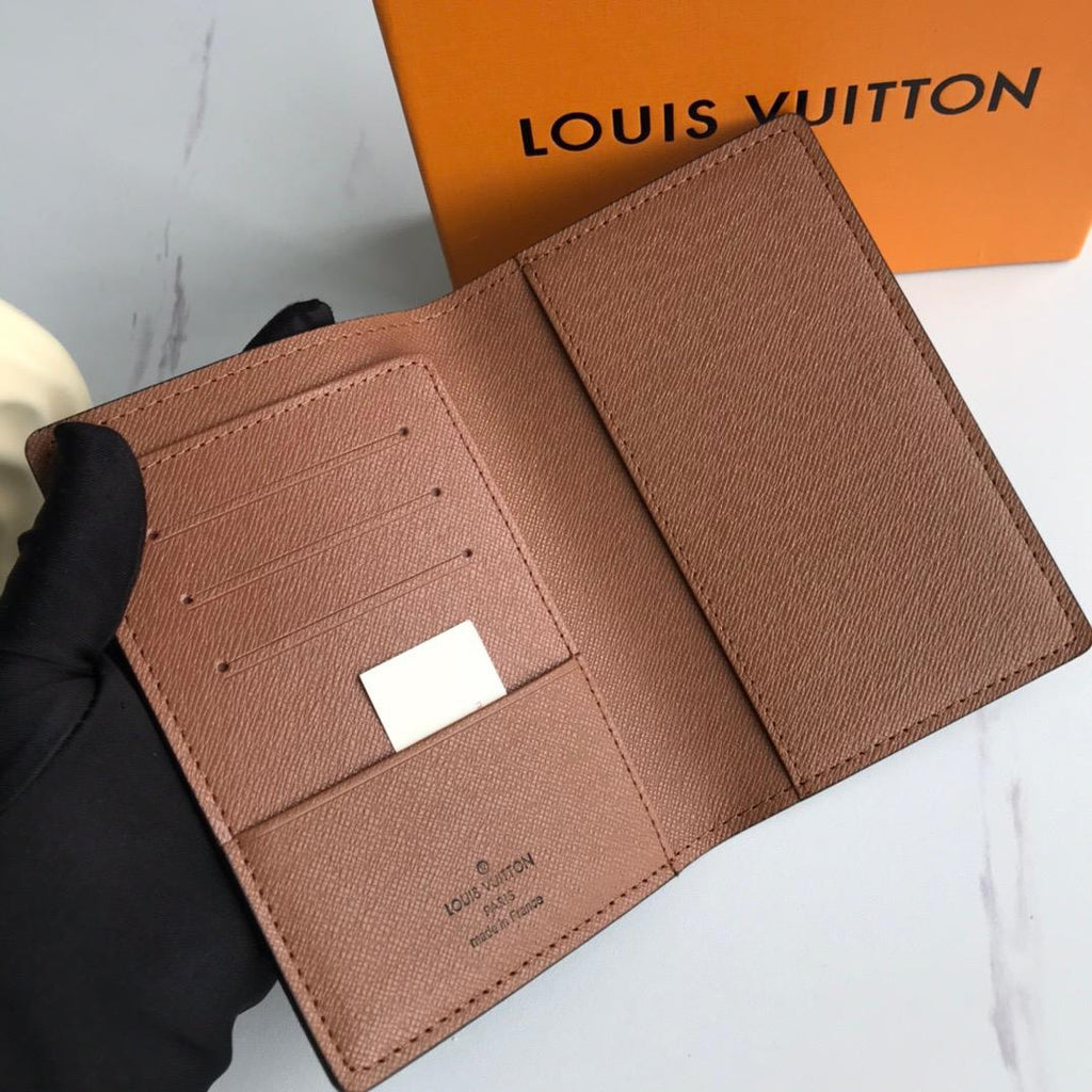 Managed to get my hands LV's reverse monogram card holder, which