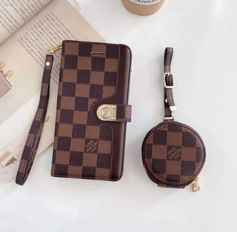 Image of Lux wallet with AirPods 